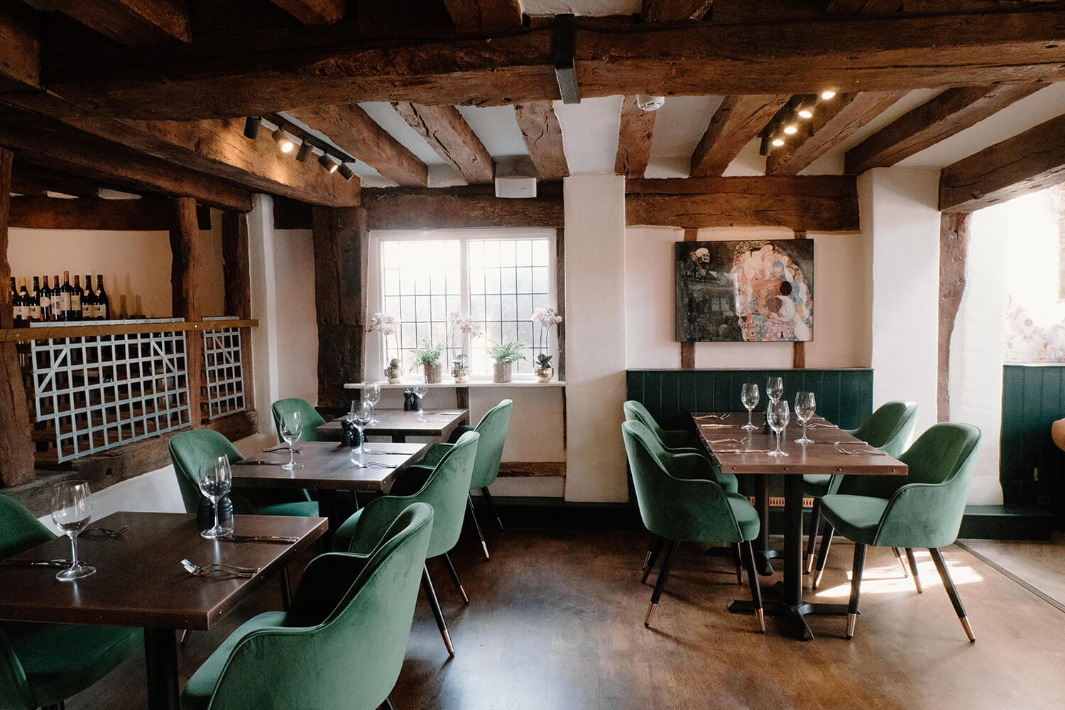 https://tableplacechairs.com/wp-content/uploads/2021/10/THE-GRIFFIN-AMERSHAM-for-web-8.jpg