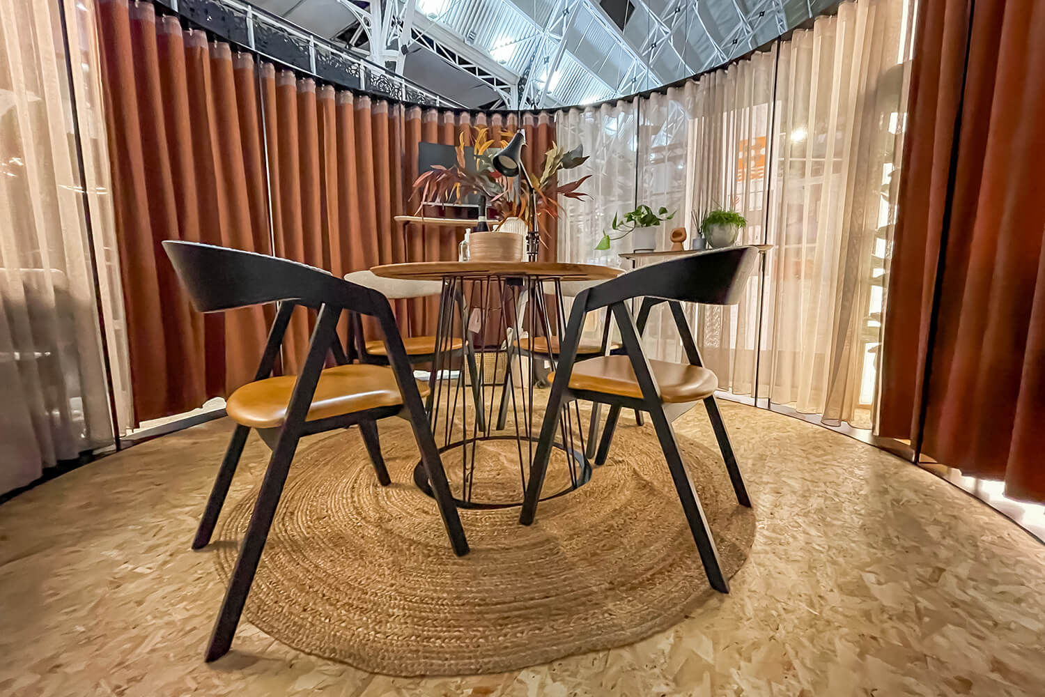 https://tableplacechairs.com/wp-content/uploads/2021/11/WORKSPACEDESIGNSHOW-for-web-8.jpg